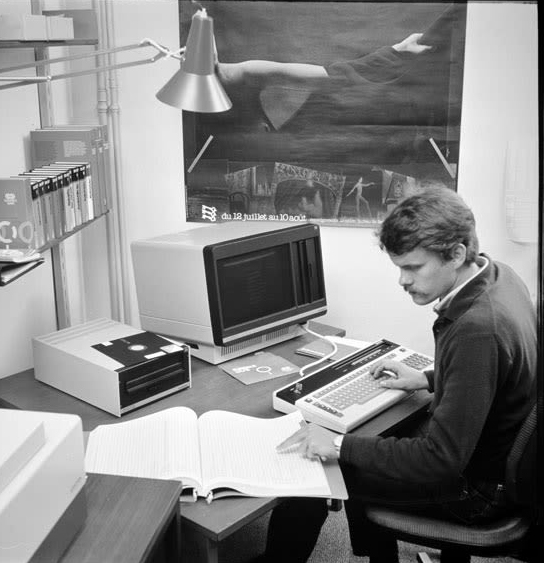 Paper processes: tips for achieving a paperless office